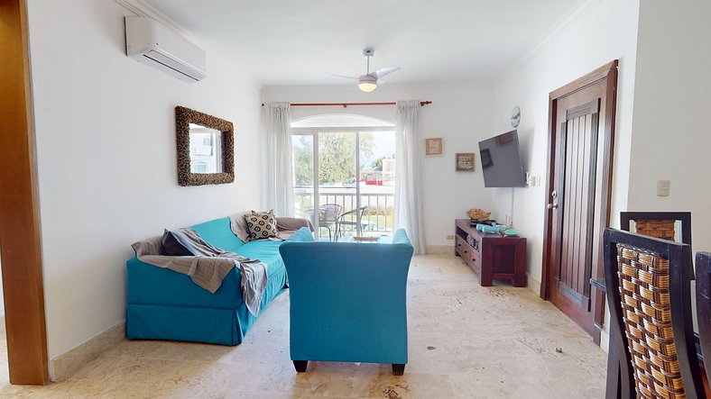 2 bedrooms, 2 bathrooms, steps from the beach.