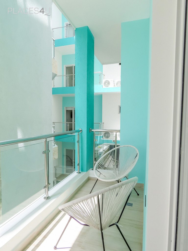 Amazing I bedroom apartment steps from the beach