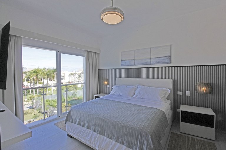 Exquisite 2-Bed/2-Bath Retreat by Hard Rock Hotel